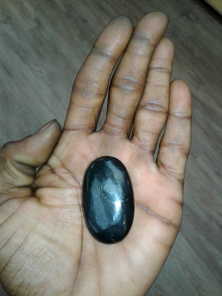 Shungite Palm Stone, photo 2